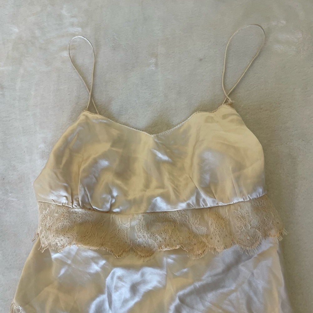 IROO Cream Satin and Lace Chemise - Picture 3 of 12